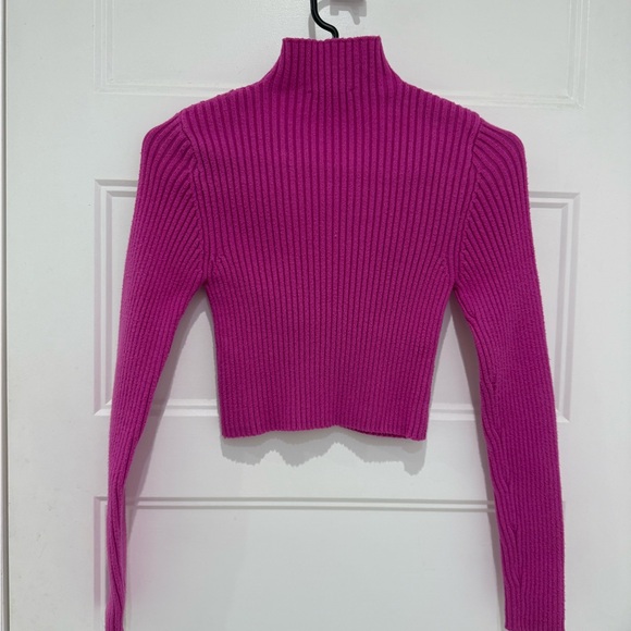 Pink crop top turtleneck sweater - Picture 1 of 3